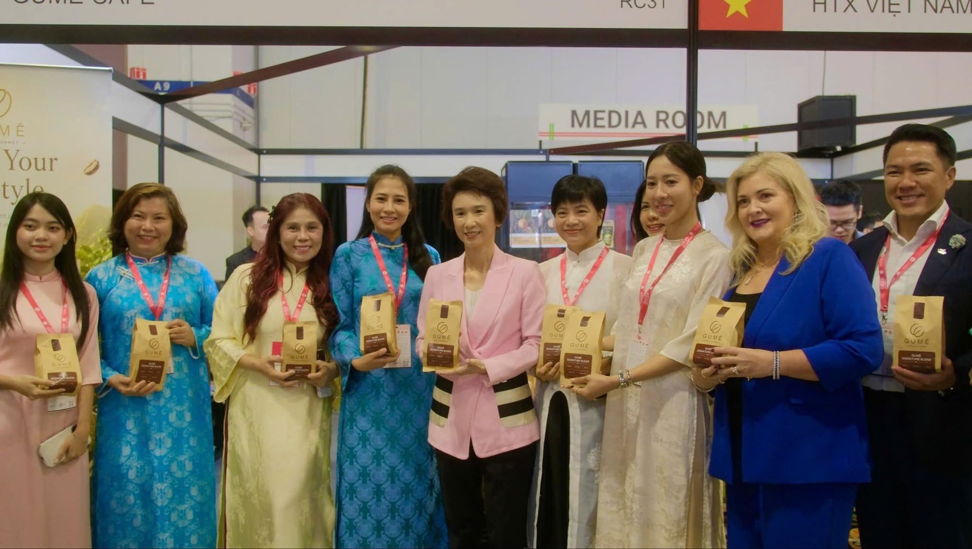 Đại diện các thương hiệu Việt giới thiệu sản phẩm tại Vietnam Pavilion